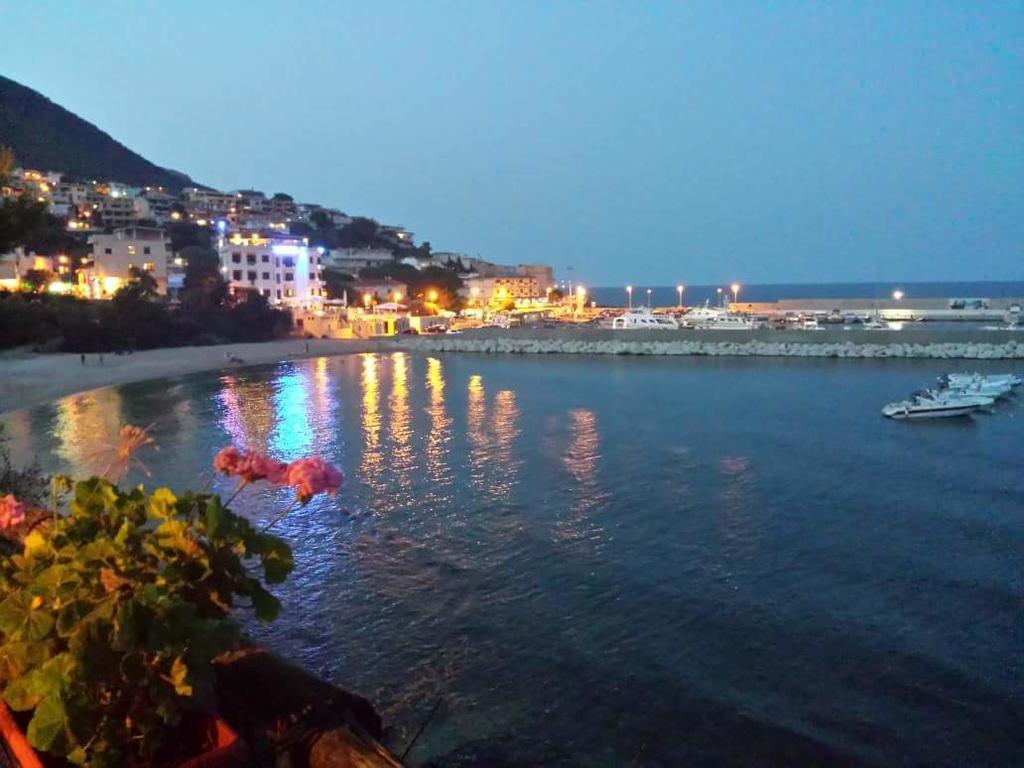 Appartamenti Le Conchiglie E Le Stelle Marine Cala Gonone Luaran gambar
